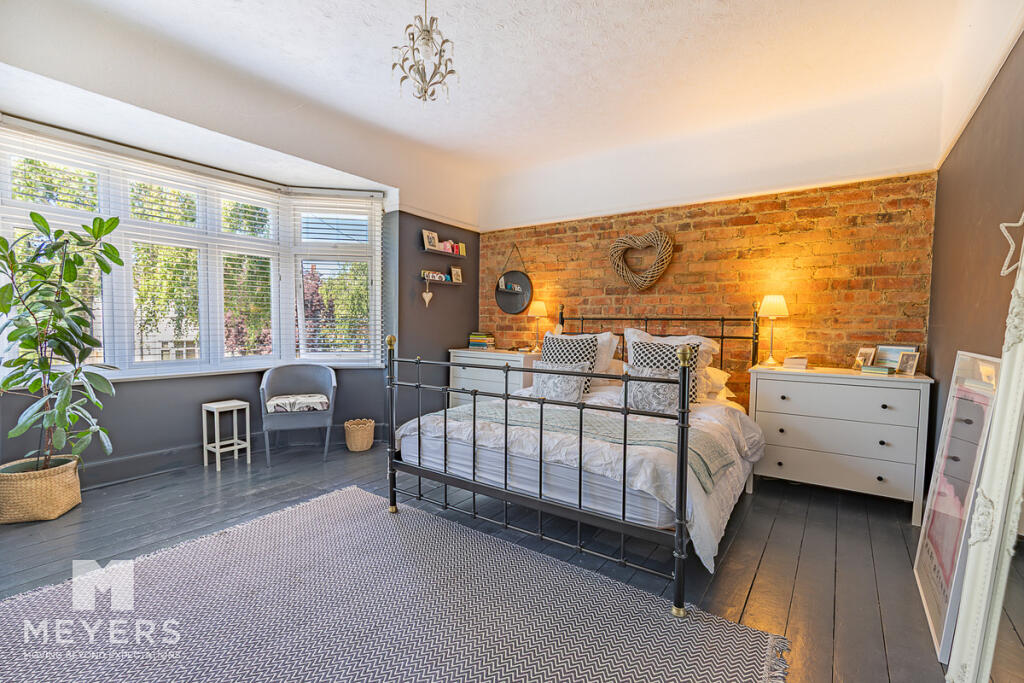 House in Bournemouth, Springbourne - More