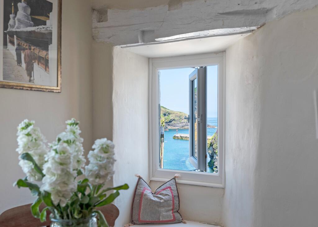 Main image of property: Top Flat, Stanley House