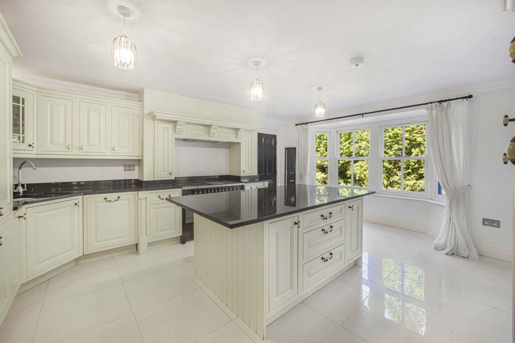 Millway, Hale Barns, WA15 photo 3