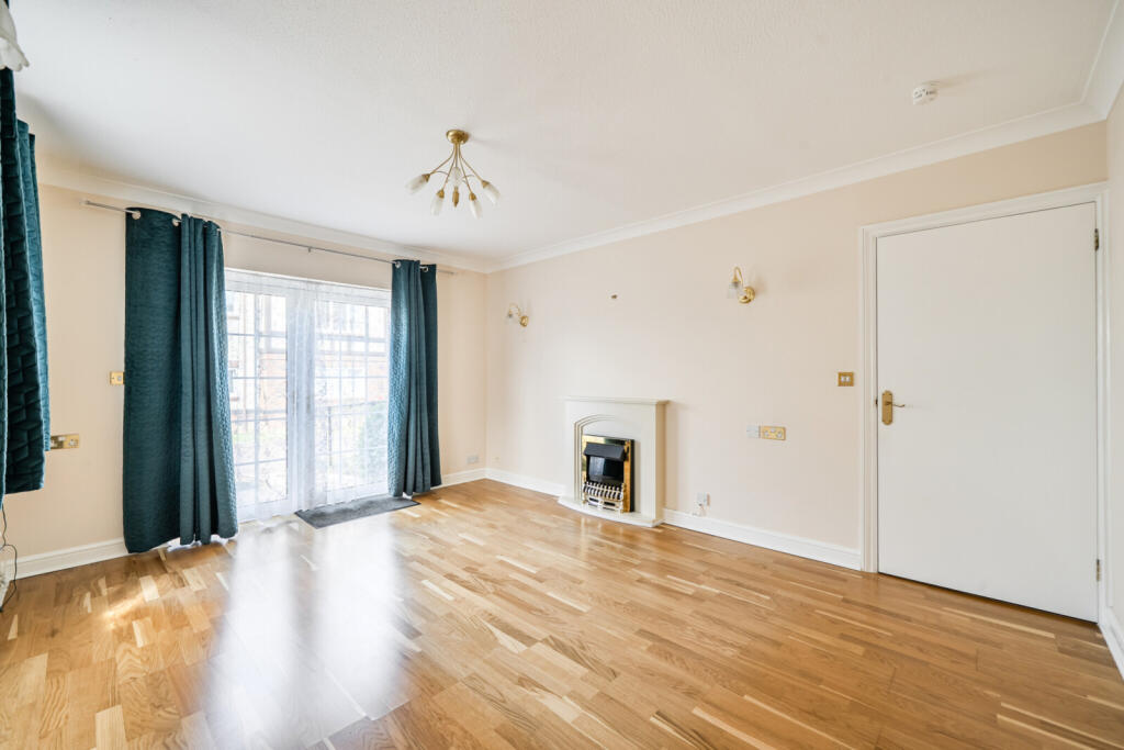 Main image of property: Pegasus Court, Park Lane, Tilehurst, Reading, RG31
