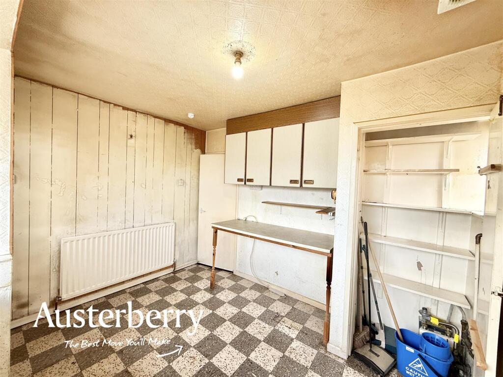 House in Stoke-on-Trent - View 4