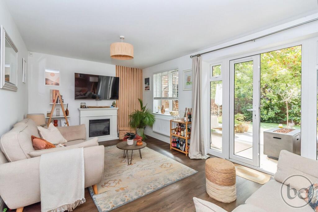 House in Three Mile Cross, Shinfield - View 2
