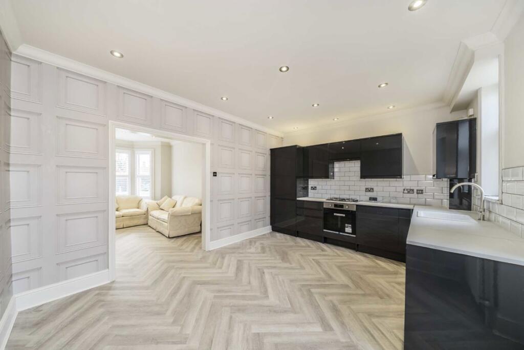 Wimbledon Road, Tooting photo 4