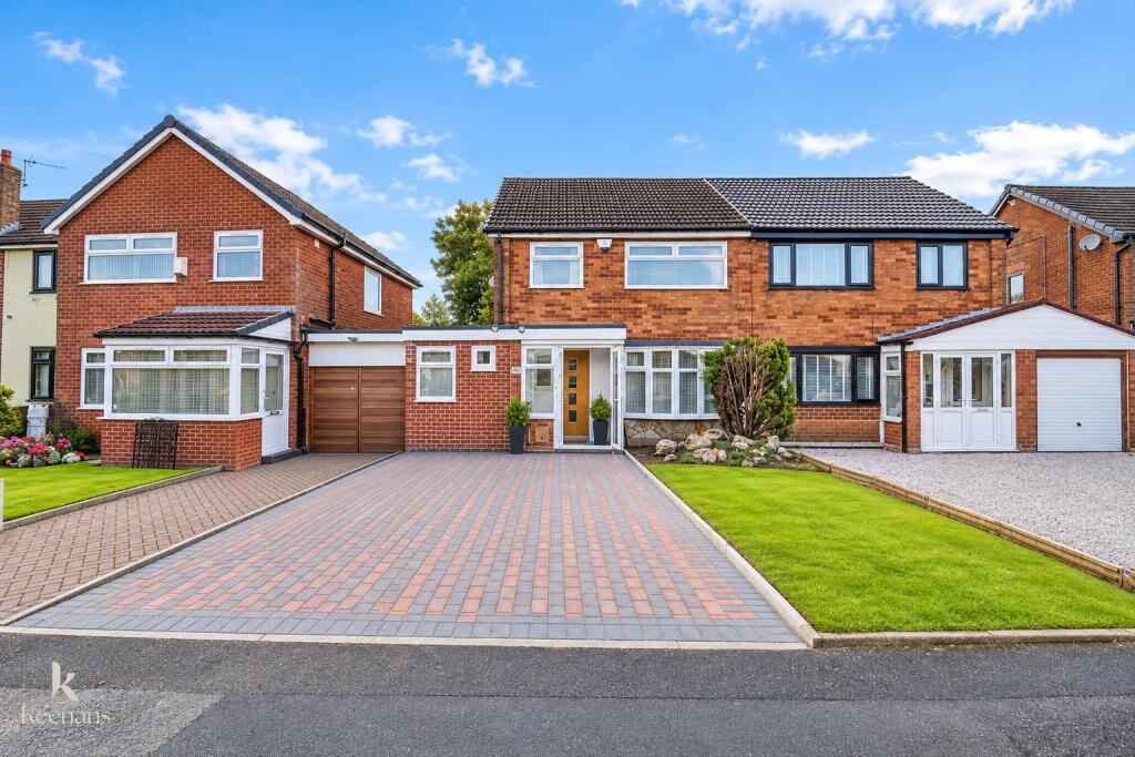 Main image of property: Wardle Close, Radcliffe
