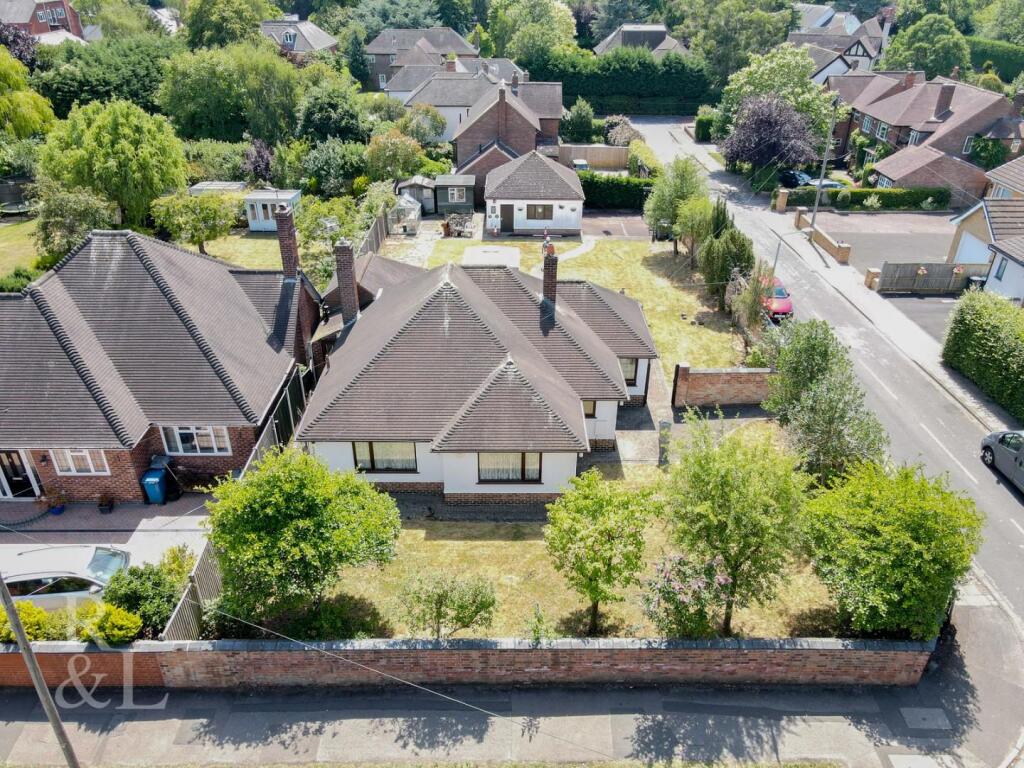 2-bed bungalow on Sutherland Drive, West Bridgford, Nottingham, £600,000