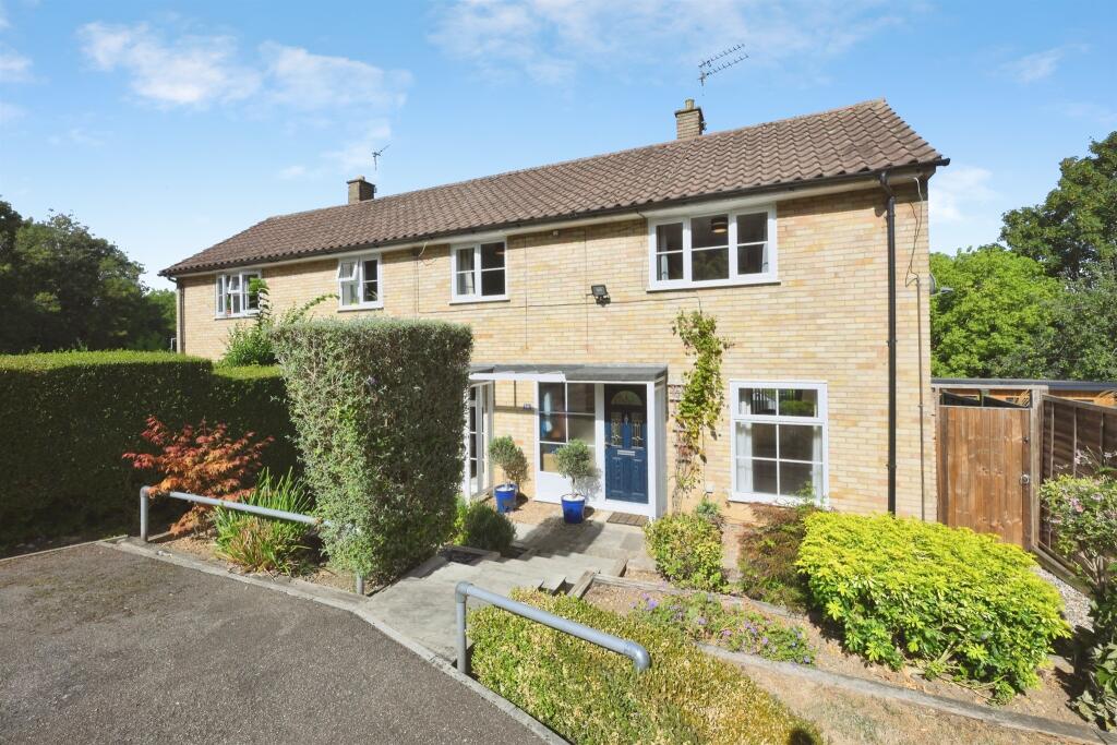 Main image of property: Knightsfield, Welwyn Garden City