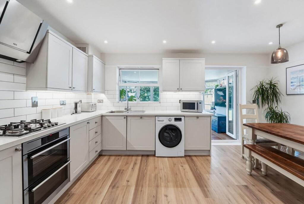 House in Reigate and Banstead, Surrey - View 5
