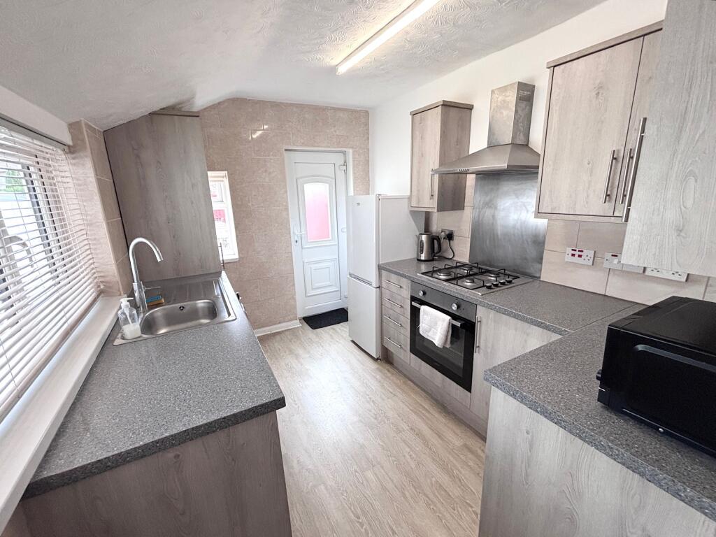 House in Hull - View 4