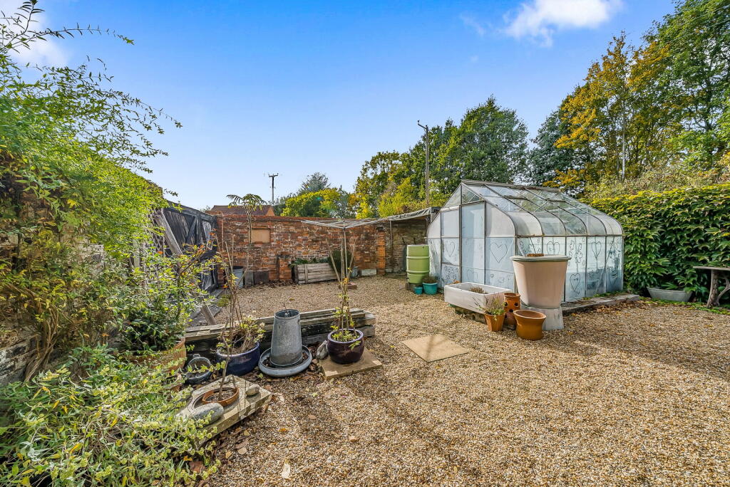 House in Tonbridge - More