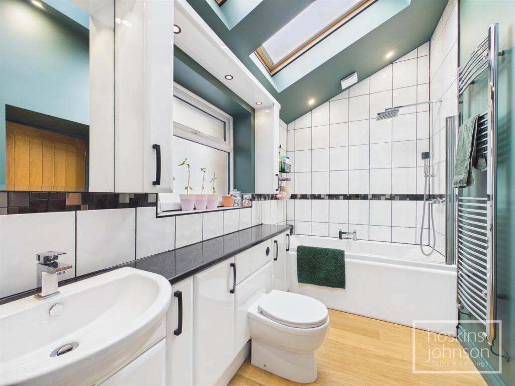 House in Pontypridd, Pen-y-coedcae - View 4