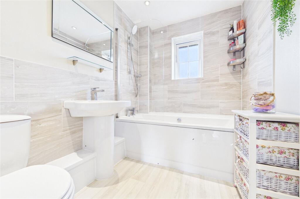 Denby Way, Tilehurst, Reading, Berkshire, RG30 – další