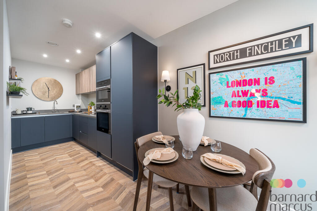 Main image of property: High Road, Finchley, London, N12