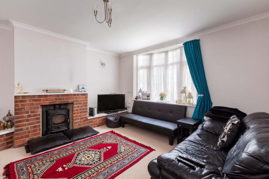 House in Slough - View 4
