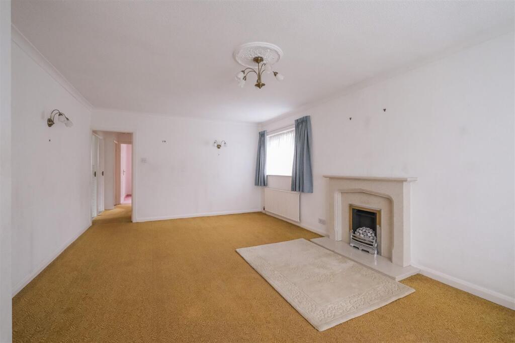 House in Halifax - View 4