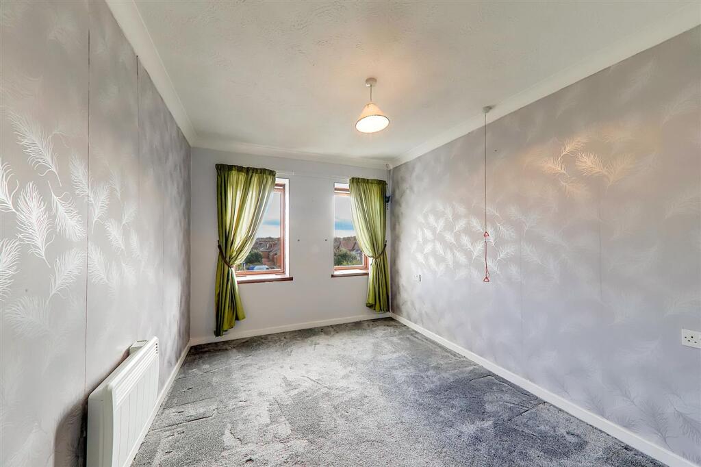 Broadwater Road, Worthing, BN14 photo 4