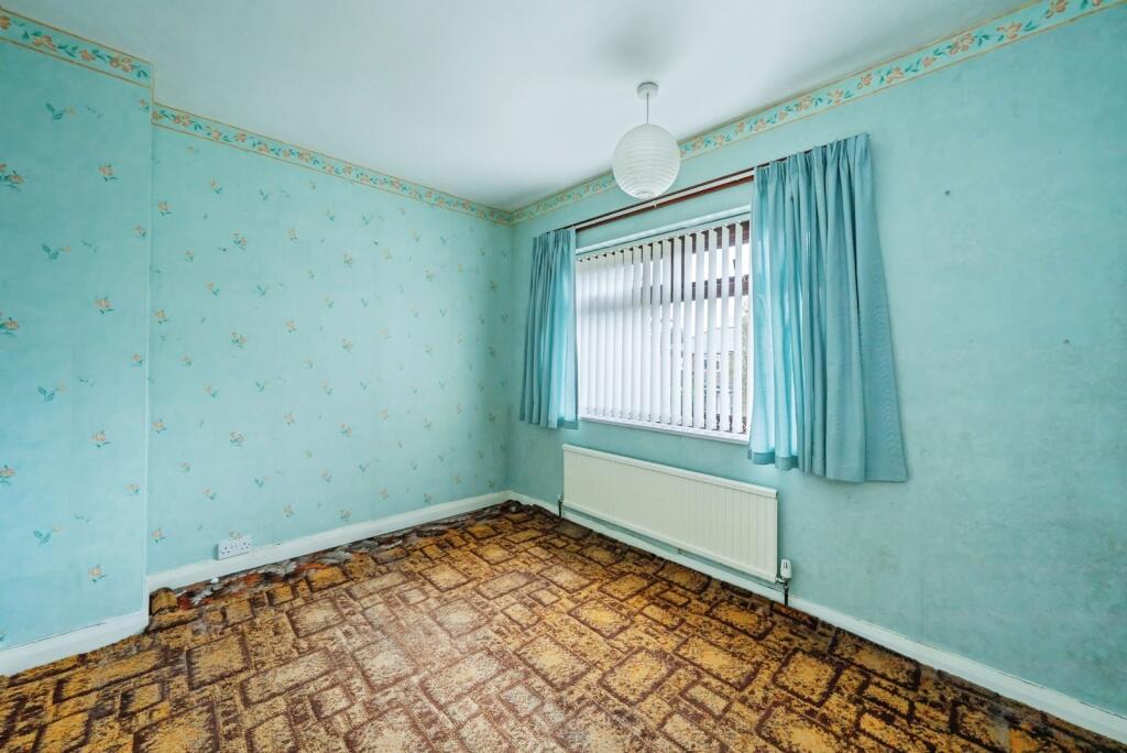 House in Warrington, Longbarn, Fearnhead - More