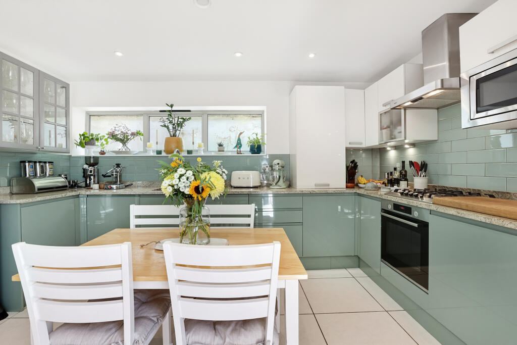 House in London, West Ealing, Hanwell - More