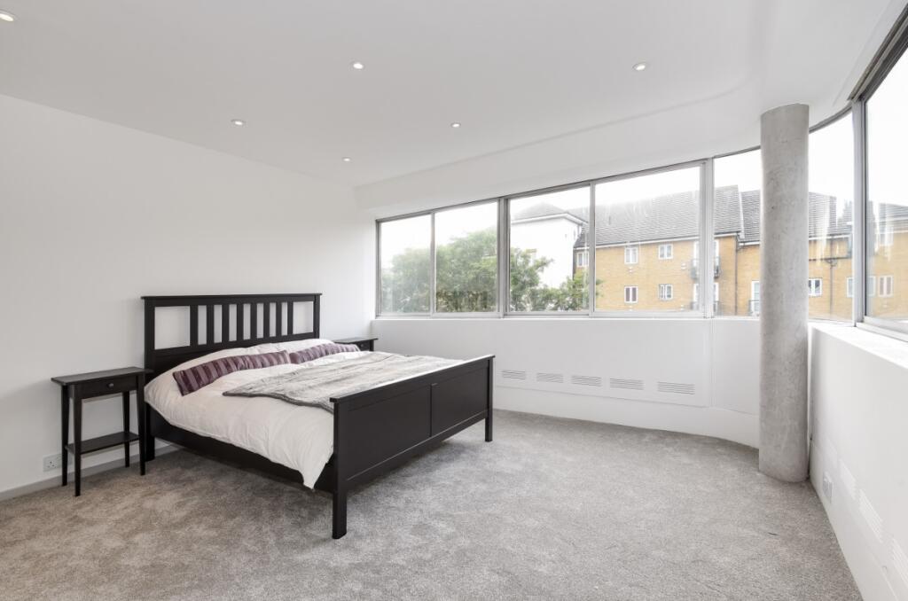 Apartment in London - View 5