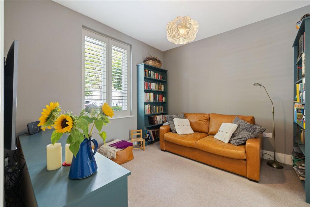 House in Chichester - More