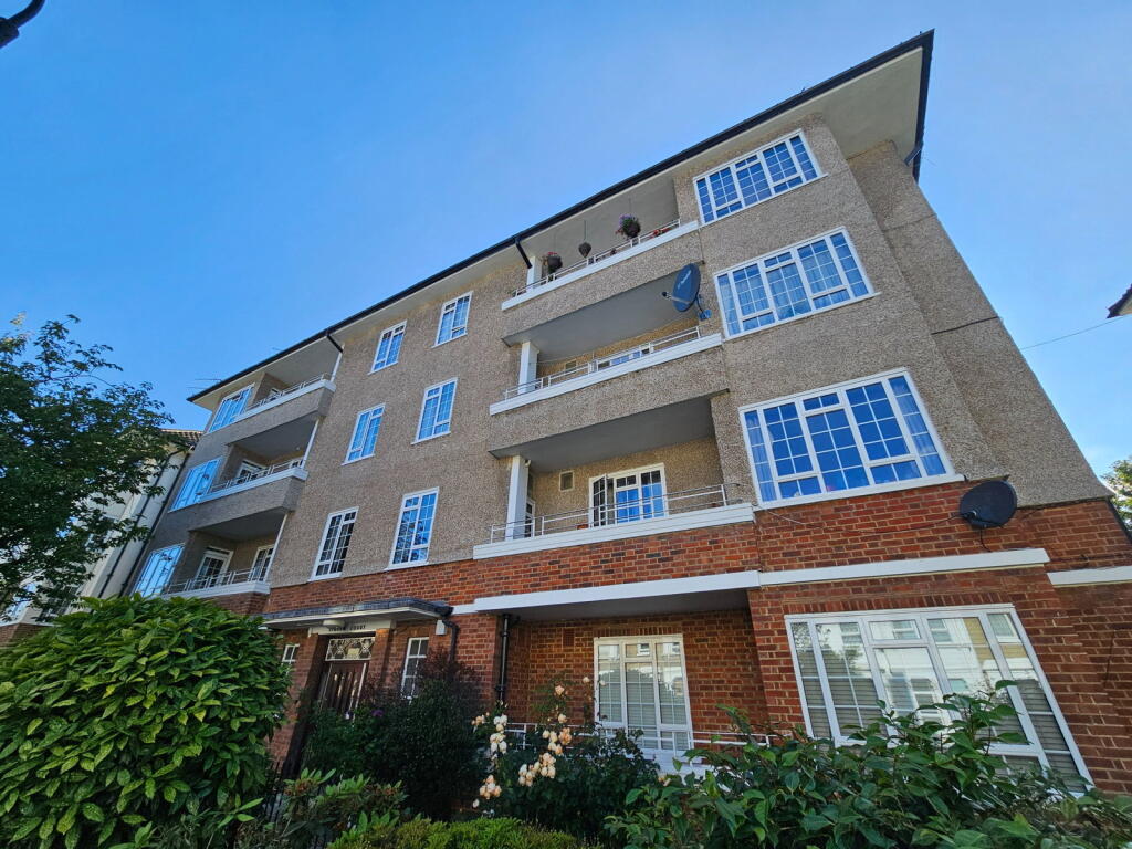 3 bedroom flat for rent