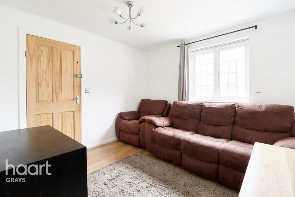 Apartment in Romford - View 5