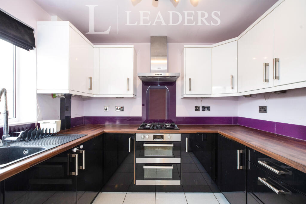 Main image of property: Deansway, Northampton, Northamptonshire, NN3