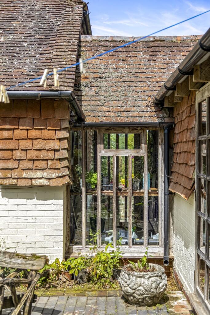 House in Redhill - View 5