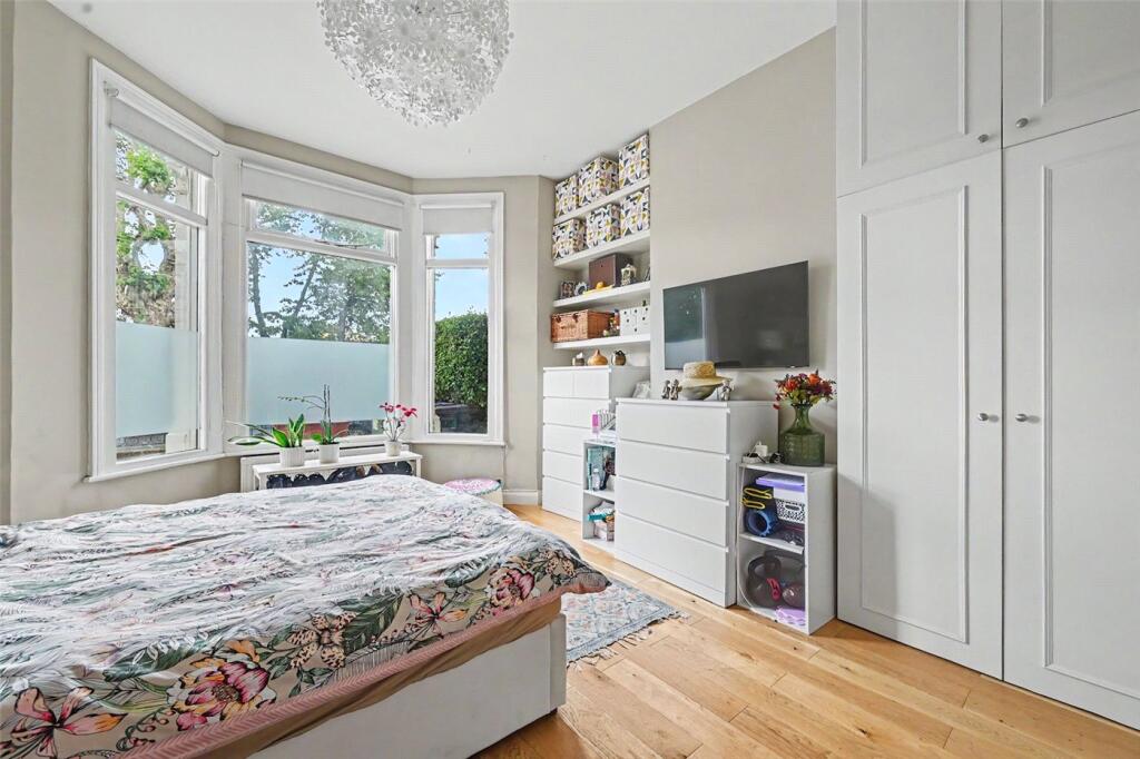 Apartment in London, Brondesbury Park, Brondesbury - View 4