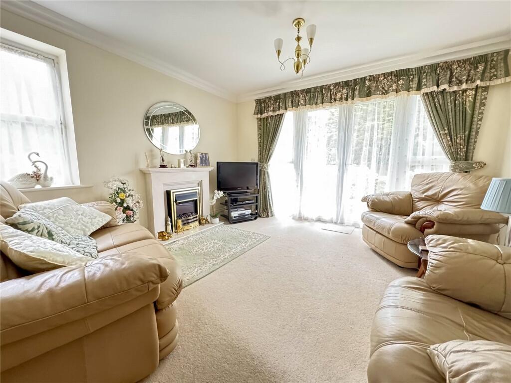Apartment in New Forest, New Milton - View 2