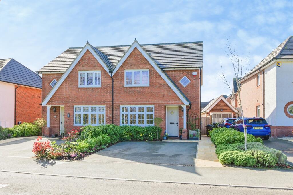 Main image of property: Rangemoor Crescent, Amington, Tamworth