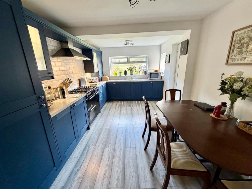 House in Kirklees, Mirfield - View 2