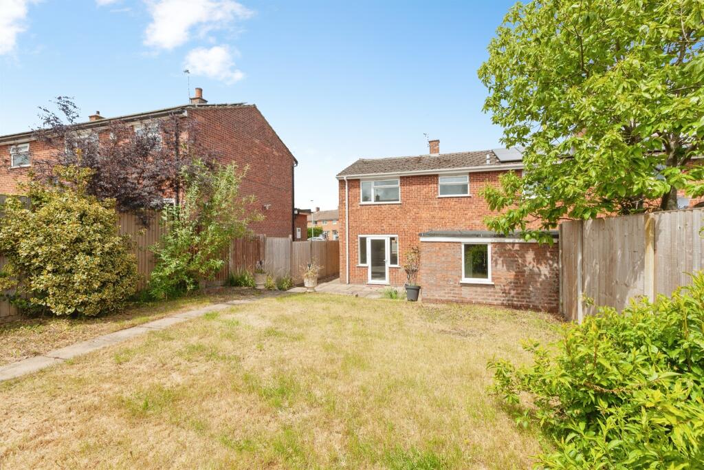 House in Hinckley and Bosworth, Desford - More