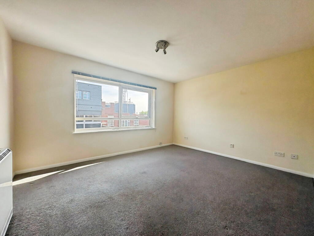 Nightingale Way, Swanley, BR8 7UD photo 4