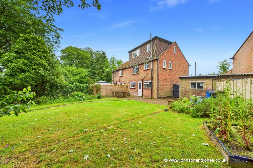 4-bed semi-detached on Fernlands Close, Chertsey, Surrey, KT16, £525,000