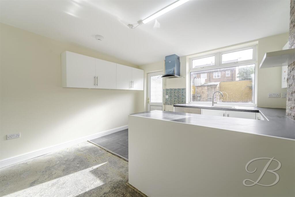House in Mansfield, Berry Hill - View 4