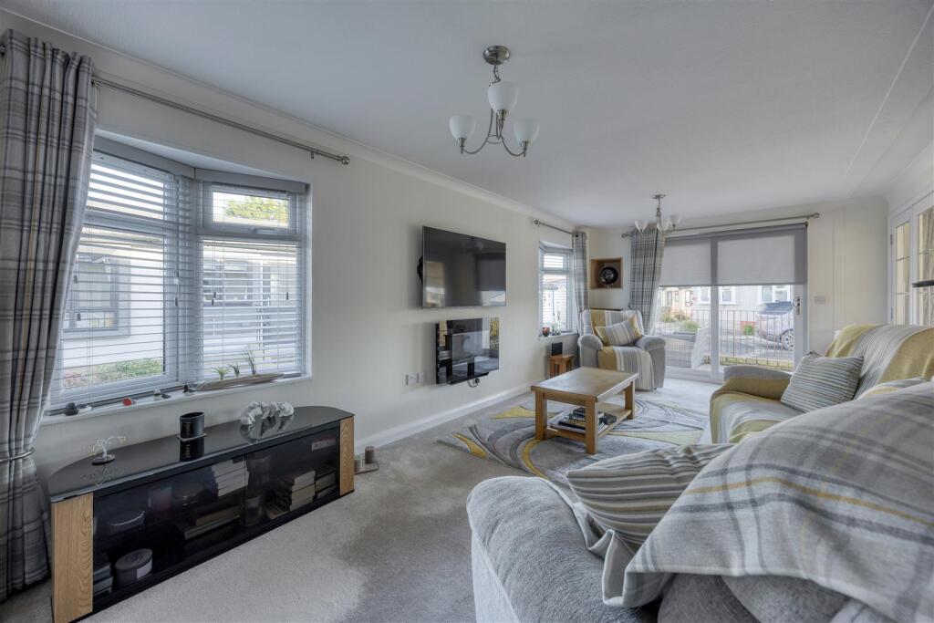 Maple Crescent, Red Deer Village Residential Park, Stepps, Glasgow – pohled 5