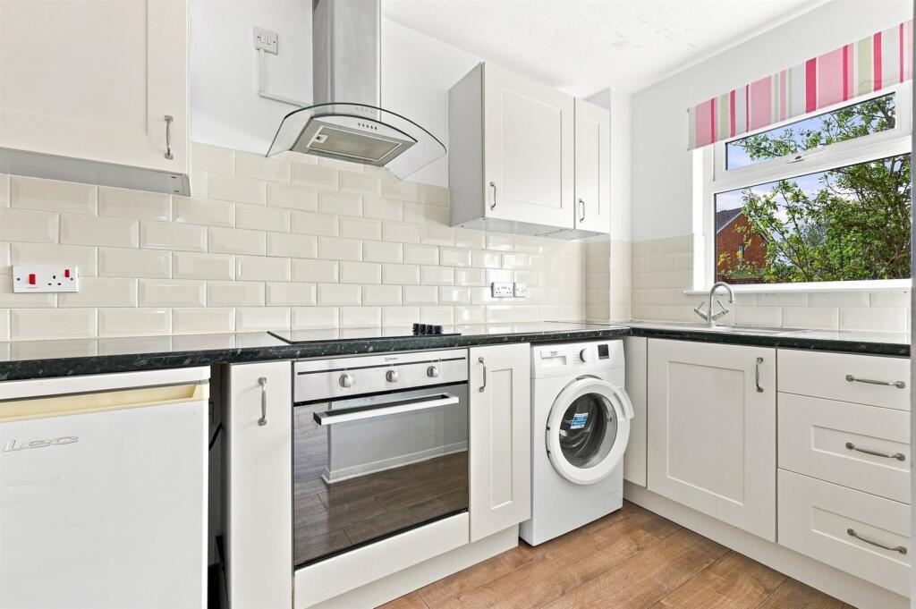 House in Basildon, Billericay - View 5