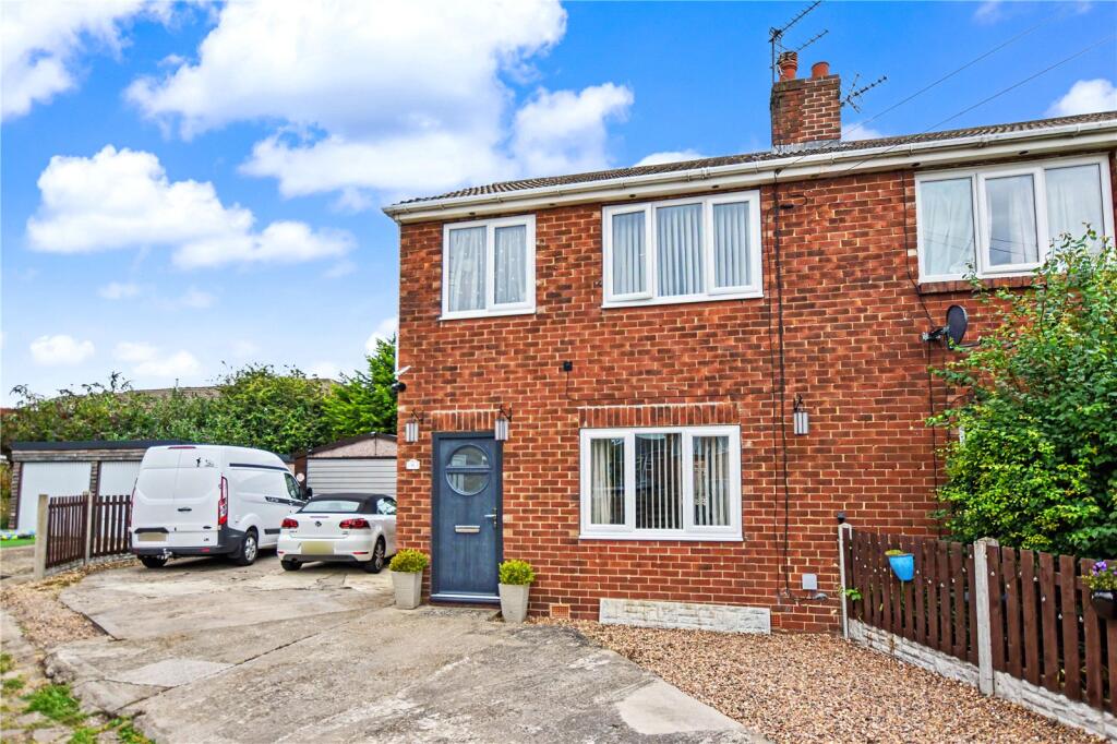 Main image of property: Elizabeth Grove, Morley, Leeds, West Yorkshire
