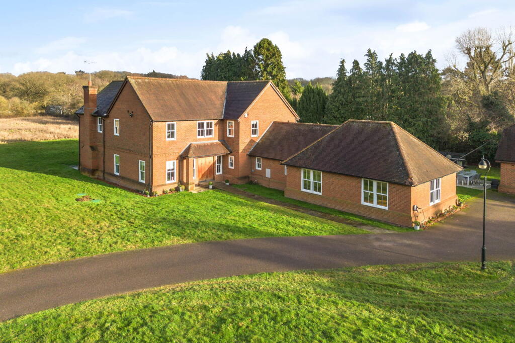 Additional image 50 of Pottersheath Road, Welwyn, AL6 9SY