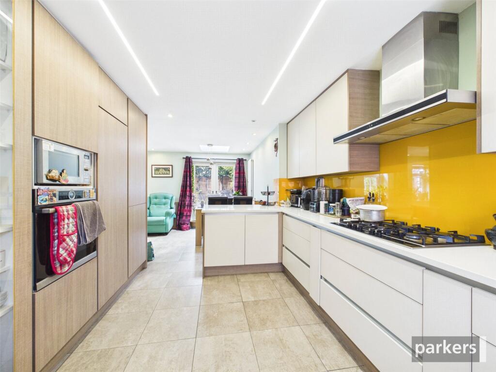 House in Reading, Lower Earley, Earley - More