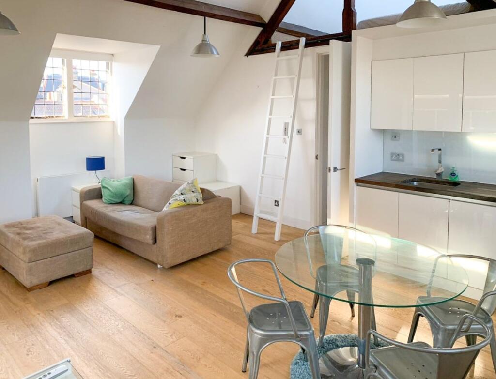 Apartment in London - View 4