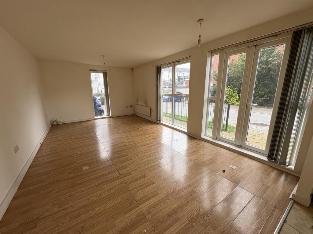 Apartment in Salford, Greater Manchester - View 2