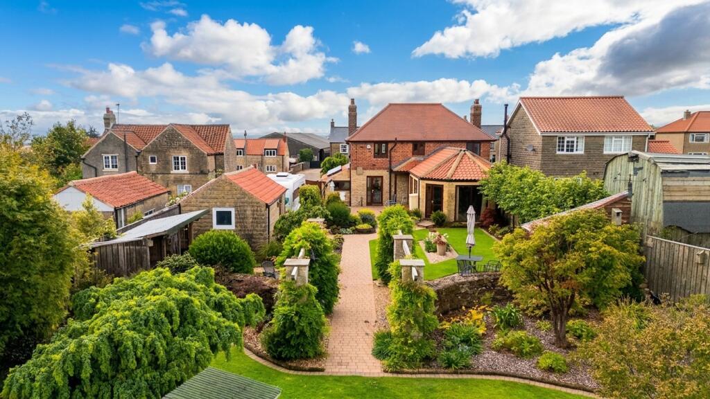 House in York, Wilton - More