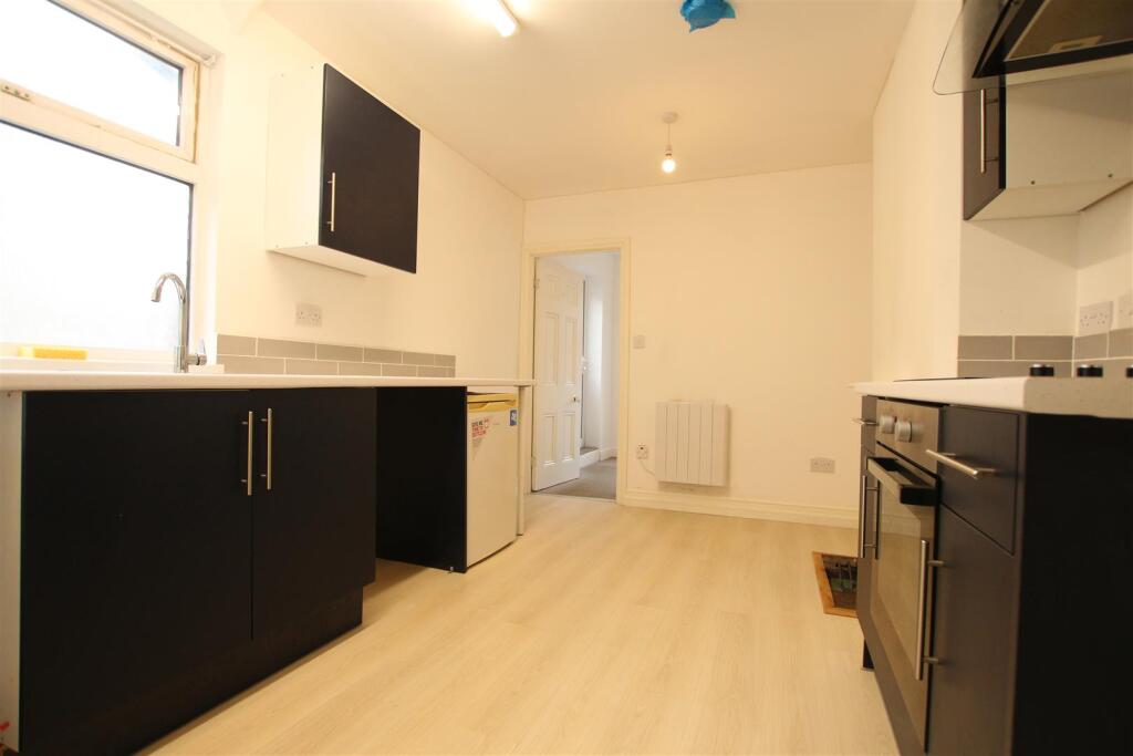 Apartment in Northampton - View 4