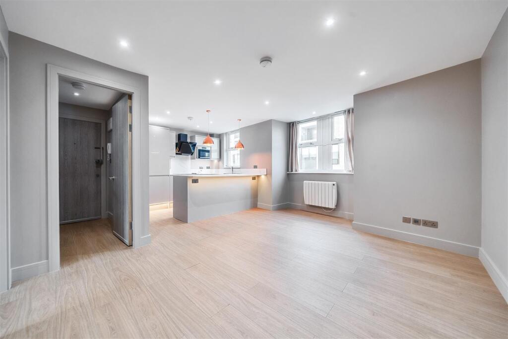Apartment in London - View 4