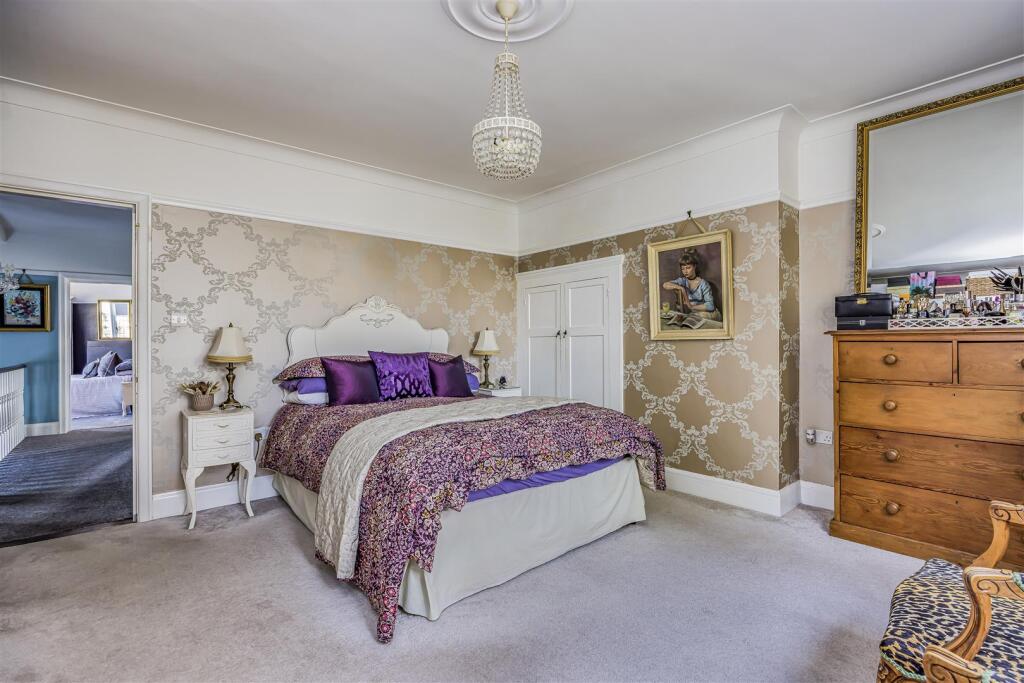House in Portsmouth - View 5