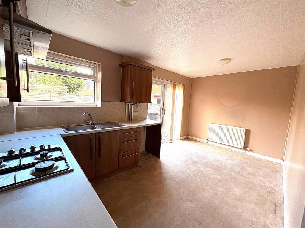 House in Leigh, Bedford - View 5