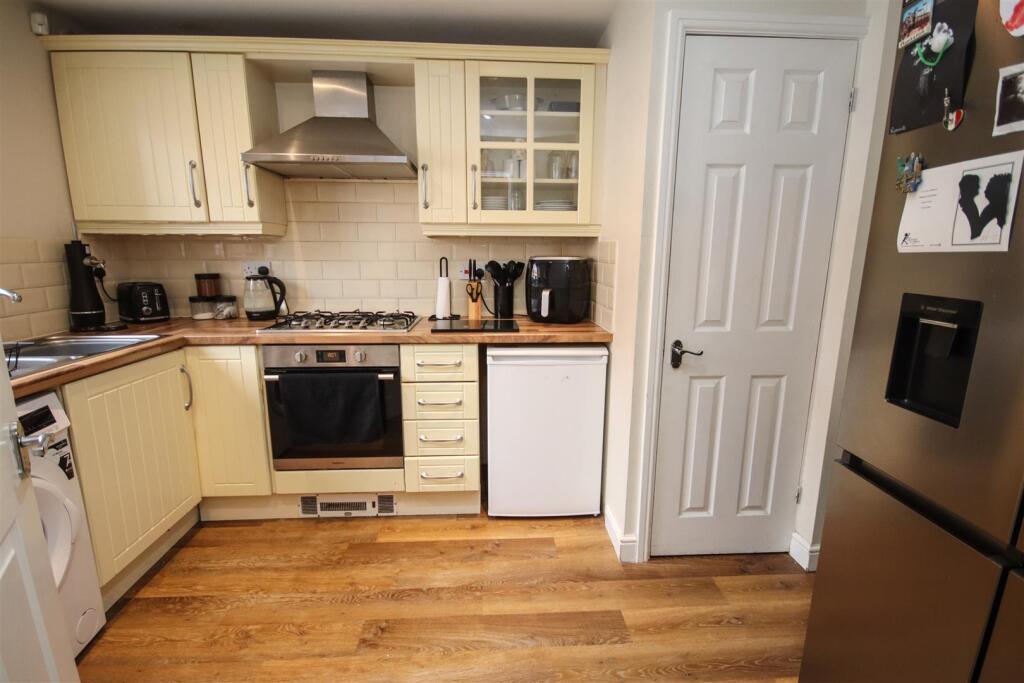 NN10, Glassbrook Road, Rushden - View 5