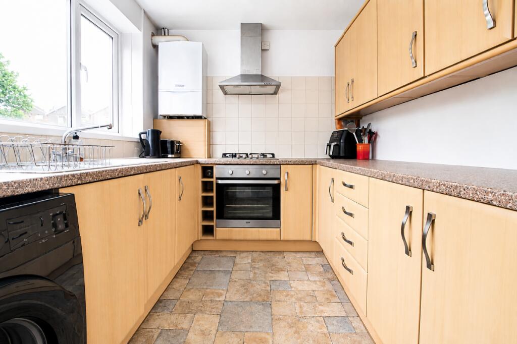 House in Havant, Cowplain - View 2
