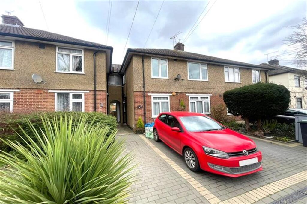 Main image of property: Cheltenham Gardens, Loughton, IG10